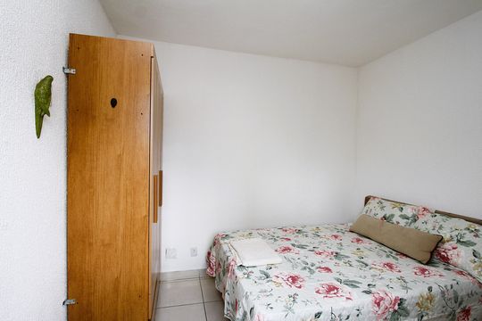Quarto  de kitnet/studio para alugar com 1 quarto, 30m² em João Pinheiro, Belo Horizonte