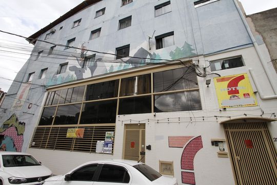 Fachada de kitnet/studio para alugar com 1 quarto, 30m² em João Pinheiro, Belo Horizonte