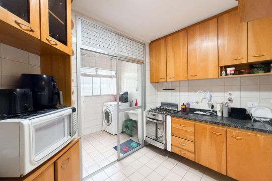 Cozinha e Área de Serviço de apartamento à venda com 2 quartos, 63m² em Jardim Mariliza, São Paulo