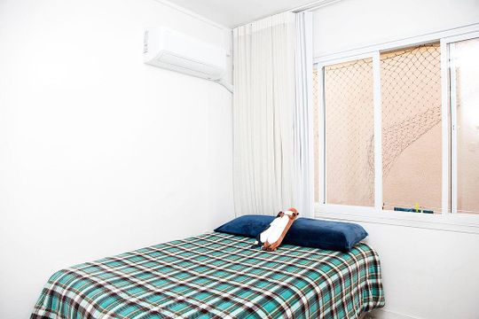 Quarto 1 de apartamento para alugar com 2 quartos, 65m² em Santana, Porto Alegre