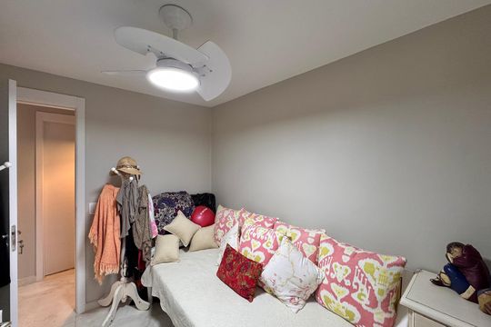Quarto  de apartamento à venda com 2 quartos, 66m² em Recreio dos Bandeirantes, Rio de Janeiro