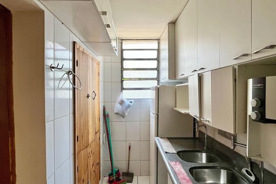 Cozinha de apartamento para alugar com 2 quartos, 70m² em Lourdes, Belo Horizonte
