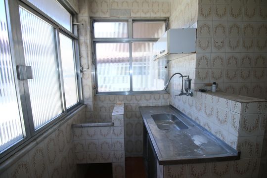 Cozinha de apartamento para alugar com 2 quartos, 59m² em Ramos, Rio de Janeiro