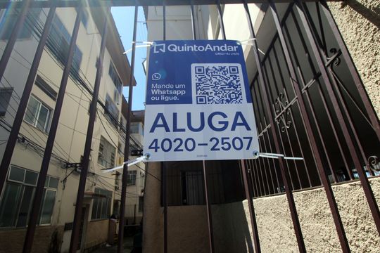 Placa de apartamento para alugar com 2 quartos, 59m² em Ramos, Rio de Janeiro