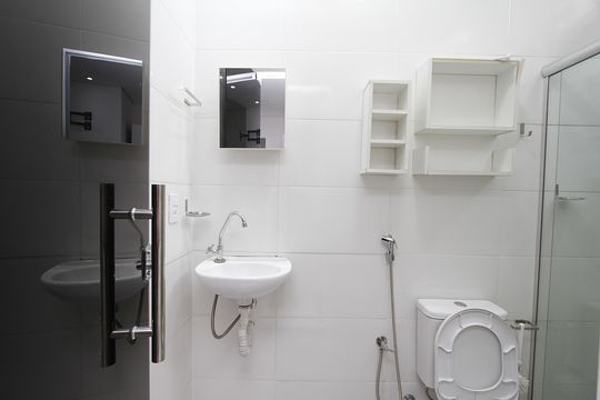 Banheiro da Suíte de casa de condomínio para alugar com 1 quarto, 35m² em Alto Caiçaras, Belo Horizonte