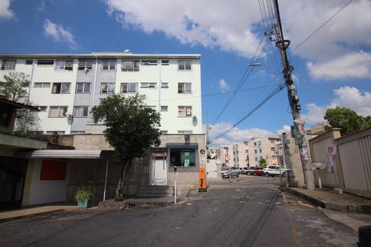 Fachada de apartamento para alugar com 2 quartos, 67m² em Monte Castelo, Contagem
