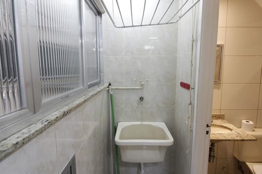 Área de Serviço de apartamento para alugar com 2 quartos, 75m² em Centro, Cabo Frio