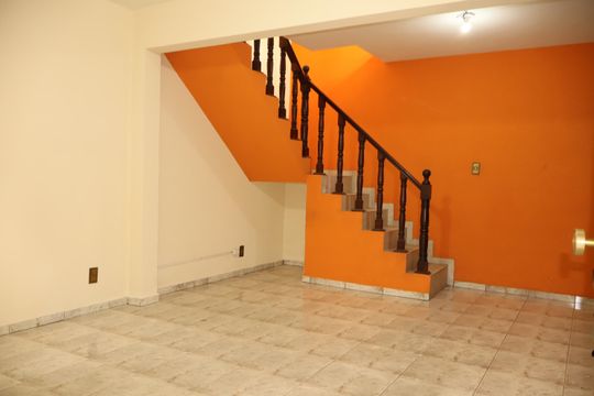 Sala de casa à venda com 4 quartos, 210m² em Chácara Belenzinho, São Paulo