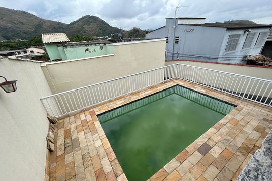 Piscina de casa para alugar com 2 quartos, 196m² em Jardim Sulacap, Rio de Janeiro