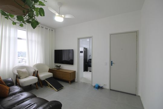 Sala de apartamento à venda com 2 quartos, 59m² em Tanque, Rio de Janeiro