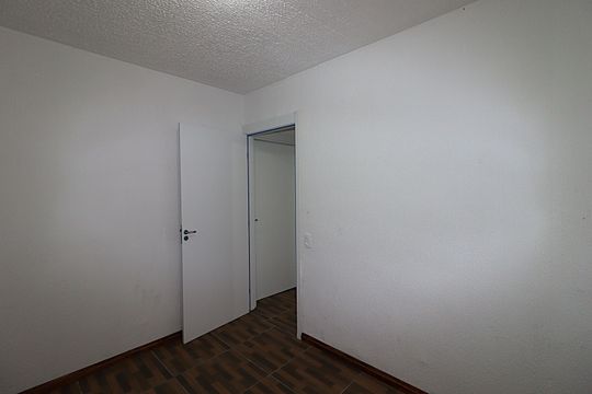 Quarto 2 de apartamento para alugar com 2 quartos, 42m² em Passo das Pedras, Porto Alegre