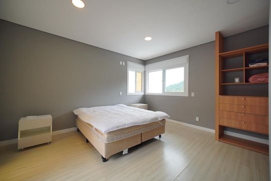 Suíte  de casa de condomínio para alugar com 4 quartos, 300m² em Santo Antonio de Lisboa, Florianópolis