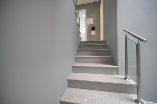 Escada de Acesso ao 2° Piso  de casa de condomínio para alugar com 4 quartos, 300m² em Santo Antonio de Lisboa, Florianópolis