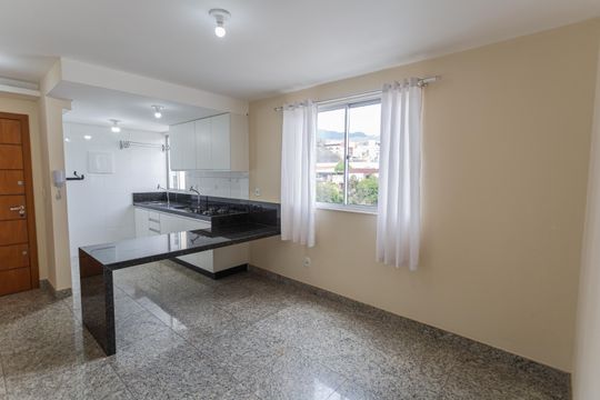 Sala de apartamento à venda com 2 quartos, 60m² em Cruzeiro, Belo Horizonte