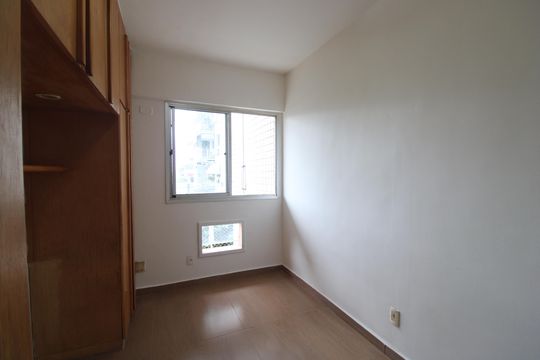 Suíte de apartamento para alugar com 2 quartos, 65m² em Barra da Tijuca, Rio de Janeiro