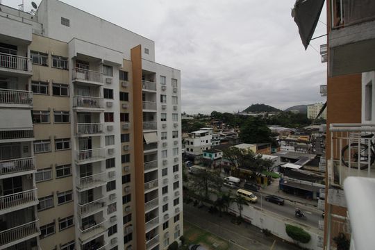Sala - Vista de apartamento para alugar com 2 quartos, 55m² em Anil, Rio de Janeiro