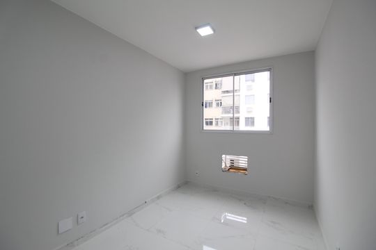 Quarto 2 de apartamento para alugar com 2 quartos, 55m² em Anil, Rio de Janeiro