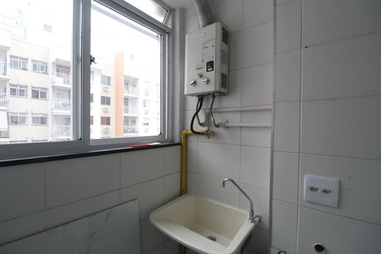 Área de Serviço de apartamento para alugar com 2 quartos, 55m² em Anil, Rio de Janeiro