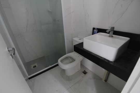 Banheiro  de apartamento para alugar com 2 quartos, 55m² em Anil, Rio de Janeiro