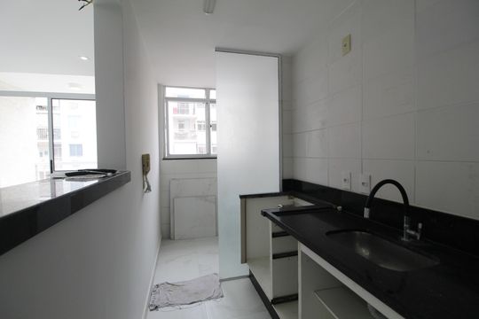 Cozinha de apartamento para alugar com 2 quartos, 55m² em Anil, Rio de Janeiro