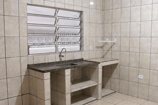 Cozinha de casa para alugar com 2 quartos, 100m² em Vila Natal, São Paulo