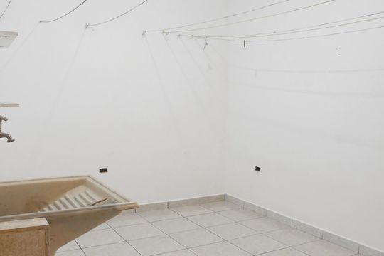 Área de Serviço de casa para alugar com 2 quartos, 100m² em Vila Natal, São Paulo