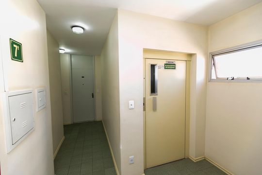 HALL DE ELEVADOR de apartamento para alugar com 1 quarto, 46m² em Vila Paraiso, Campinas