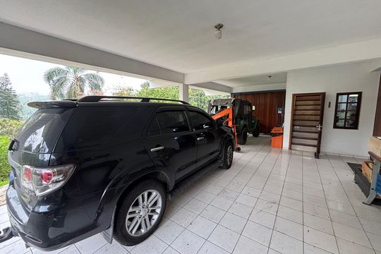 Garagem de casa para alugar com 3 quartos, 470m² em Colônia, Ribeirão Pires