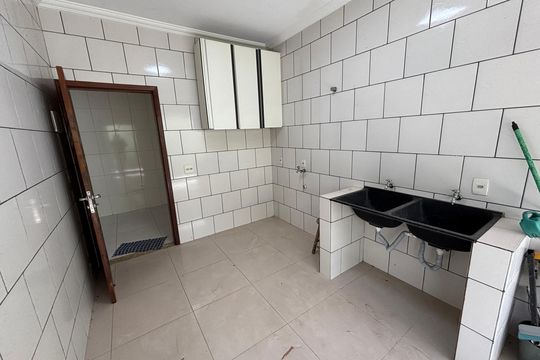 Área de serviço  de casa para alugar com 3 quartos, 470m² em Colônia, Ribeirão Pires