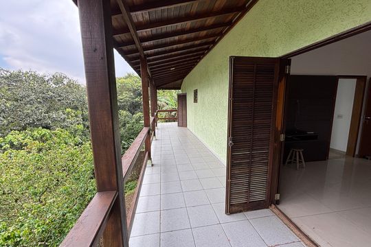Varanda suíte  de casa para alugar com 3 quartos, 470m² em Colônia, Ribeirão Pires