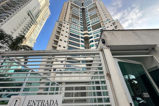 Fachada de apartamento para alugar com 3 quartos, 124m² em Alphaville Empresarial, Barueri