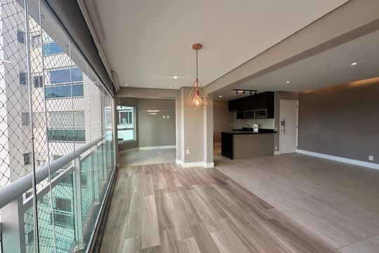 Varanda da Sala de apartamento para alugar com 3 quartos, 124m² em Alphaville Empresarial, Barueri