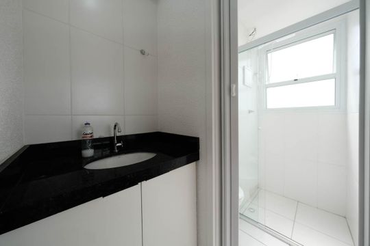 Banheiro de apartamento para alugar com 2 quartos, 51m² em Jardim Maringa, São Paulo