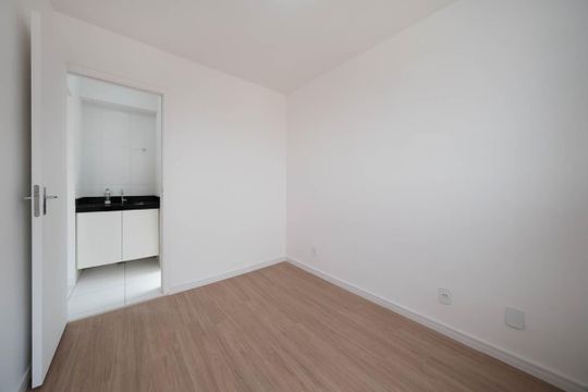 Quarto 2 de apartamento para alugar com 2 quartos, 51m² em Jardim Maringa, São Paulo