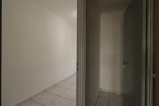 Corredor de apartamento para alugar com 2 quartos, 54m² em Campestre, Santo André