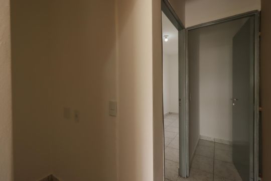 Corredor de apartamento para alugar com 2 quartos, 54m² em Campestre, Santo André
