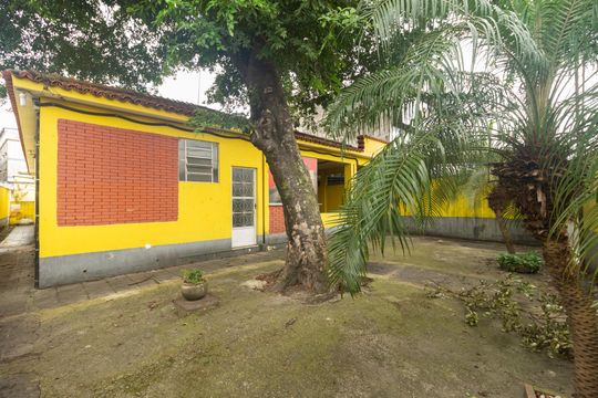 Área externa de casa para alugar com 4 quartos, 500m² em Campo Grande, Rio de Janeiro