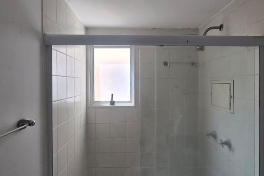 Banheiro da Suíte de apartamento para alugar com 3 quartos, 65m² em Vila Endres, Guarulhos