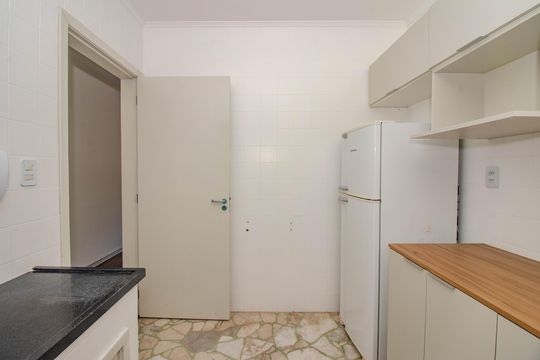 Cozinha e Área de Serviço de apartamento para alugar com 2 quartos, 67m² em Petrópolis, Porto Alegre