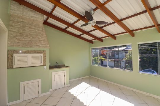 Varanda de apartamento para alugar com 3 quartos, 240m² em Santa Tereza, Porto Alegre