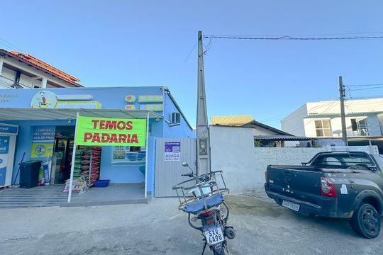 Fachada de apartamento para alugar com 2 quartos, 70m² em Cachoeira do Bom Jesus, Florianópolis