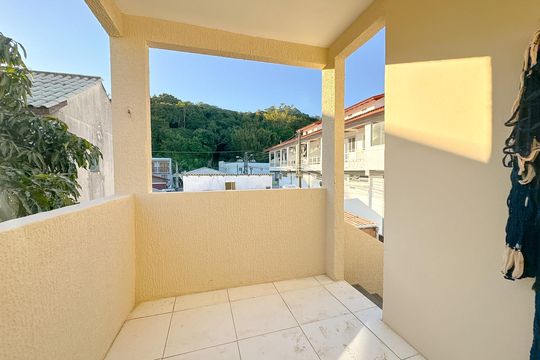 Entrada de apartamento para alugar com 2 quartos, 70m² em Cachoeira do Bom Jesus, Florianópolis
