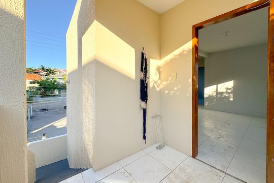 Entrada de apartamento para alugar com 2 quartos, 70m² em Cachoeira do Bom Jesus, Florianópolis