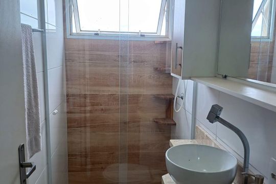 Banheiro de apartamento para alugar com 2 quartos, 50m² em Vila Nova Sorocaba, Sorocaba
