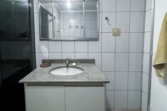 Banheiro Social de apartamento à venda com 3 quartos, 110m² em Perdizes, São Paulo