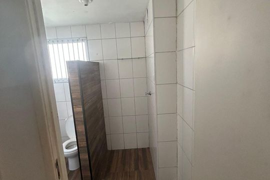 Banheiro de apartamento para alugar com 2 quartos, 50m² em Vila dos Comerciários 2, Taubaté