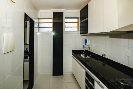 Cozinha de apartamento para alugar com 2 quartos, 72m² em Califórnia, Belo Horizonte