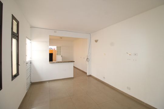 Sala de casa para alugar com 2 quartos, 87m² em Itaquera, São Paulo