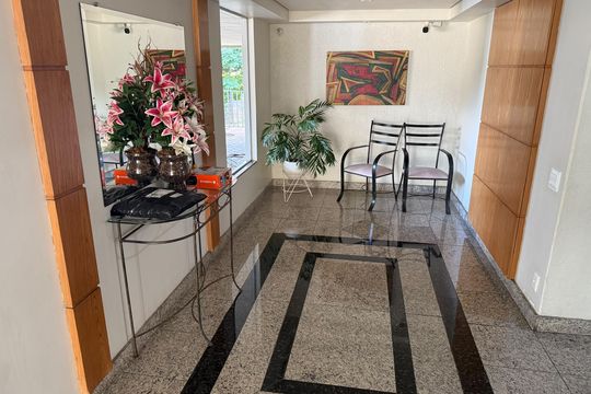 Hall de apartamento para alugar com 3 quartos, 102m² em Floresta, Belo Horizonte