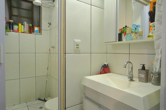 Banheiro de apartamento à venda com 2 quartos, 46m² em Bairro dos Casa, São Bernardo do Campo